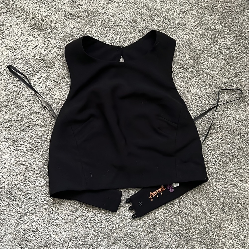 Free People, high waist, size 2, skirt with crop top, black and floral - Picture 8 of 8